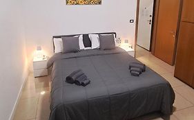 Fiera Bolognina - Komodo - Appartamento Completo Con Giardino E Parcheggio Privato