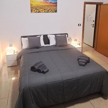 Fiera Bolognina - Komodo - Appartamento Completo Con Giardino E Parcheggio Privato Bologna Esterno foto
